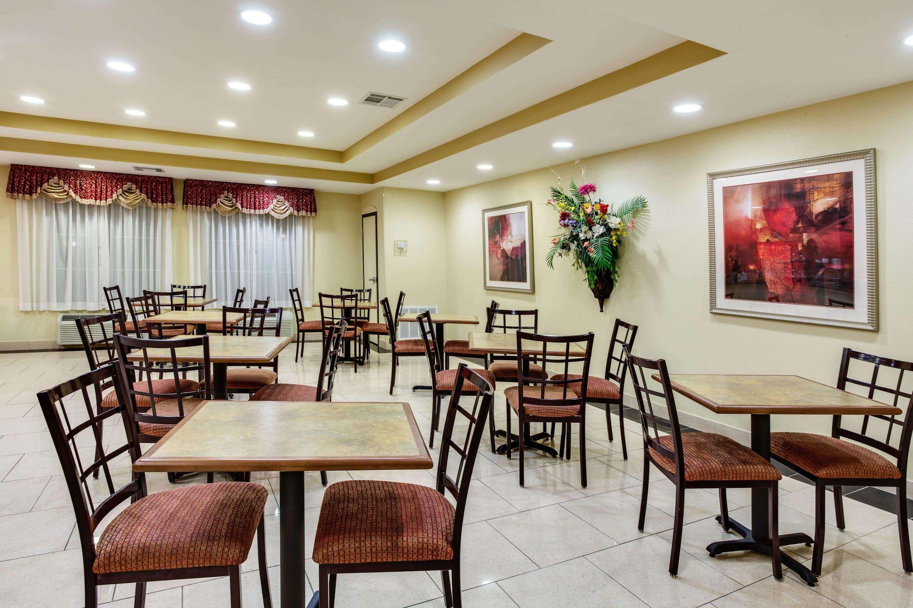 La Quinta By Wyndham Canton Ms Exterior photo